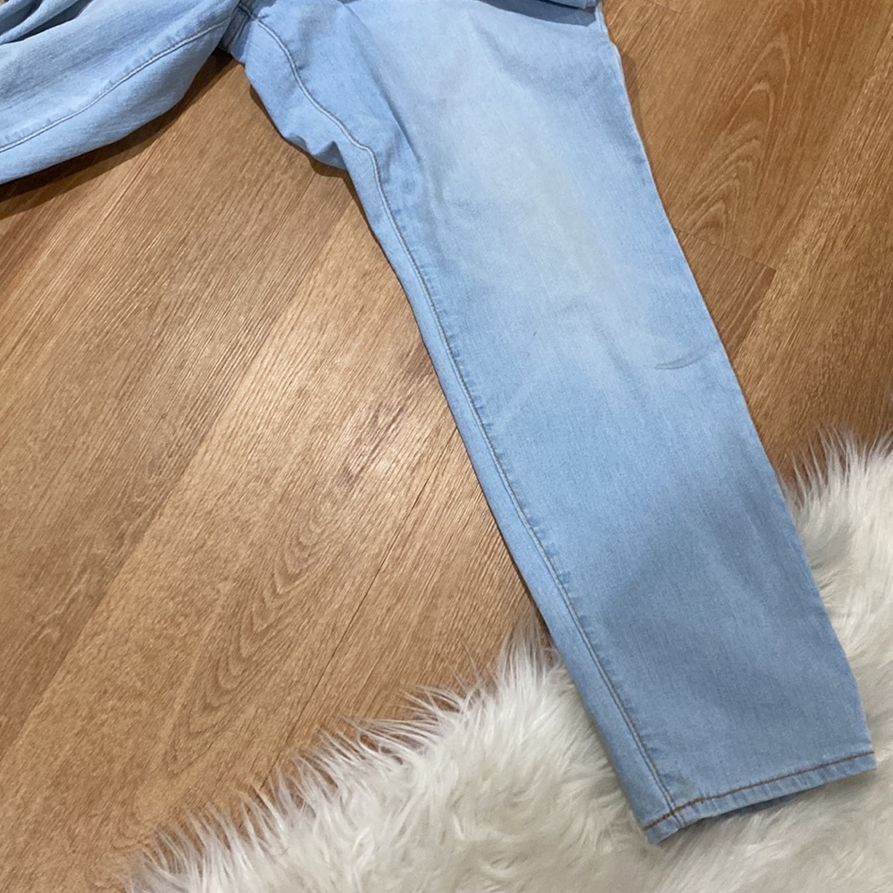 2/$15 OLD NAVY SUPER SKINNY JEANS - Picture 10 of 10